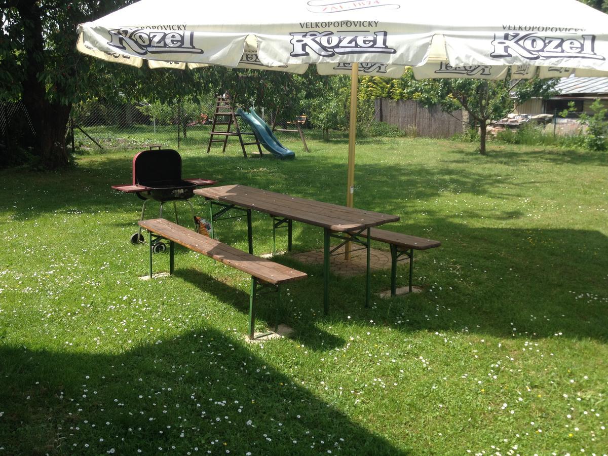 Klub U Namornika Dvůr Králové nad Labem Exterior foto